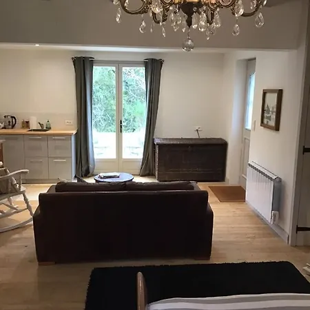 Paoutou, Elegant Studio Διαμέρισμα Montcléra